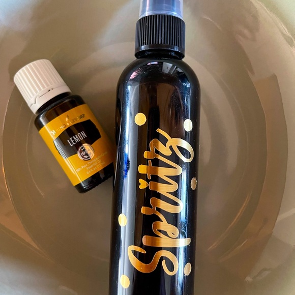 Refillable 4oz Essential oil Spray/Spritz bottle with 15ml Young Living EO - Picture 1 of 8